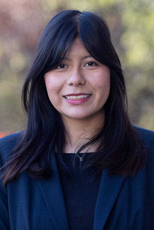 Headshot of Melanie Avalos