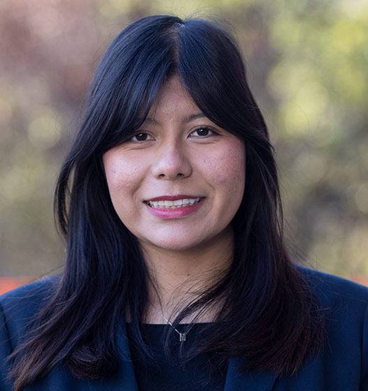 Headshot of Melanie Avalos